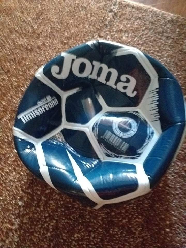 Minge fotbalul  Joma