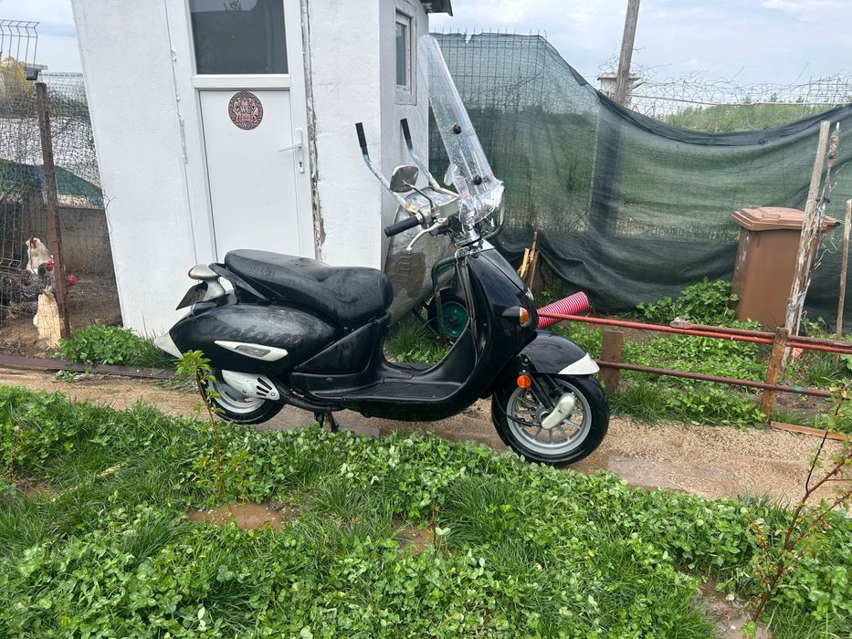 Scuter Aprilia Mojito Custom 50cc
