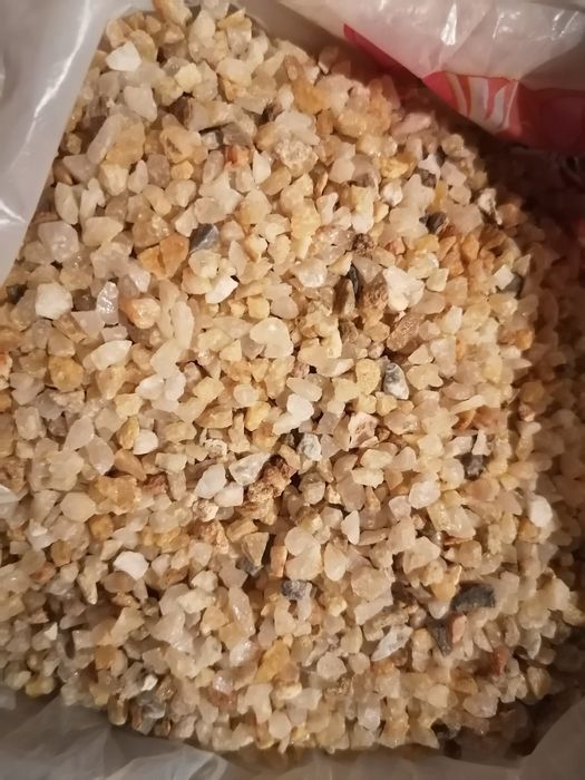 Грунт в аквариум+ 2 ракушки
