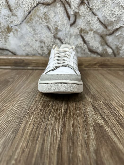 Обувки Adidas бели