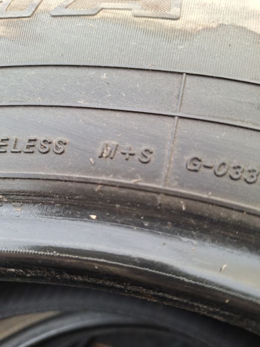 Vând anvelope Yokohama Geolandar 215 70 16 100H