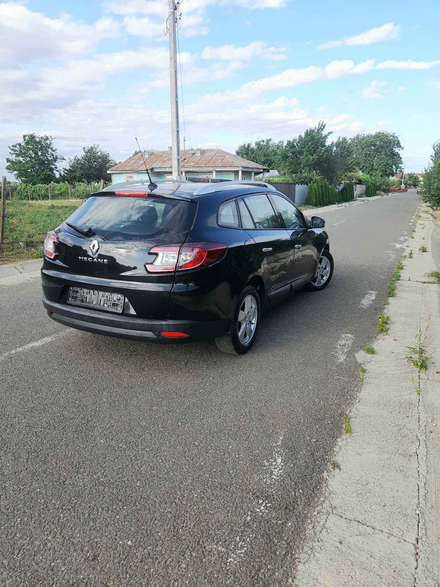 Renault  megane   1,5  DCI  2011  RECENT  ADUS