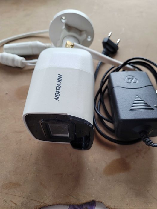 Camere Hikvision ip , wifi , 4buc, folosite , in stare de functionare