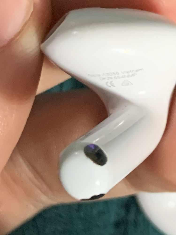 AirPods 4 Active Noise Cancelling