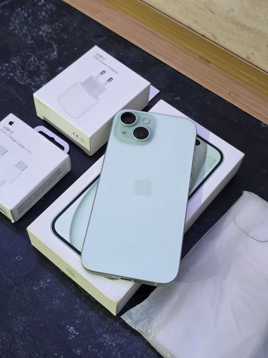 iPhone 15 Verde cu 100% Bateria