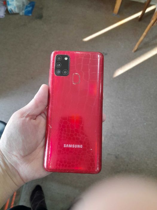 Samsung A21s yaxshi holatda