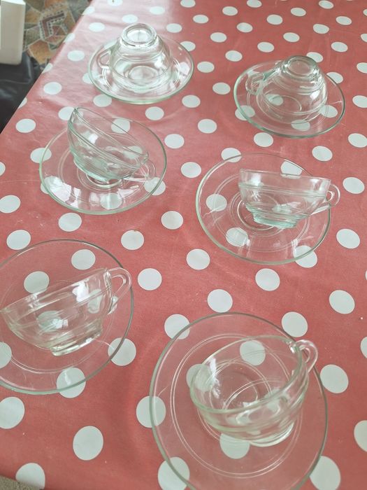 6Чаши огнеопорно стъкло витринни и 6 чинийки