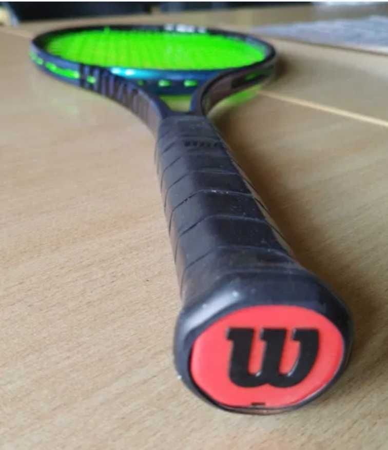 Професионална тенис ракета"Wilson Ultra 97 inch, v4,16/19,305gr grip4"