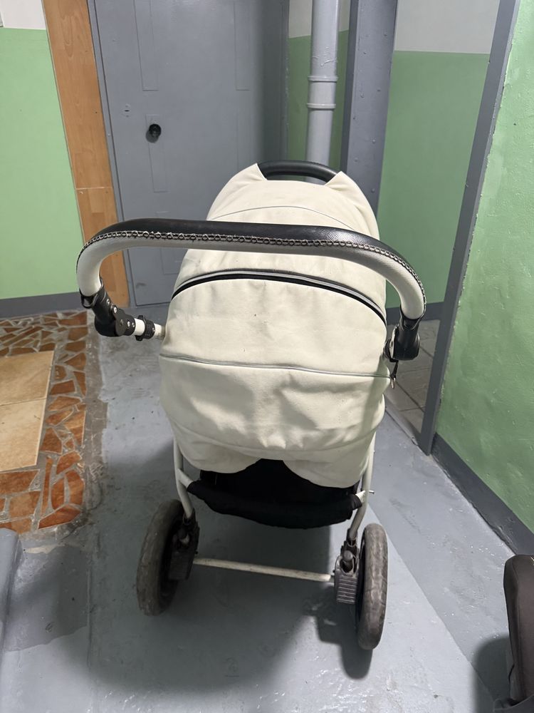 Продам коляску прогулочную+ люлька+ автокресло
