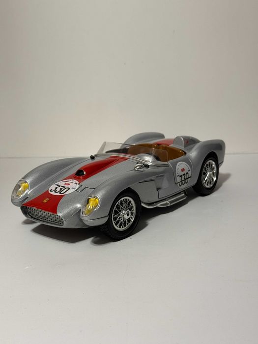 Ferrari 250 Testa Rossa (1957) Bburago 1/18