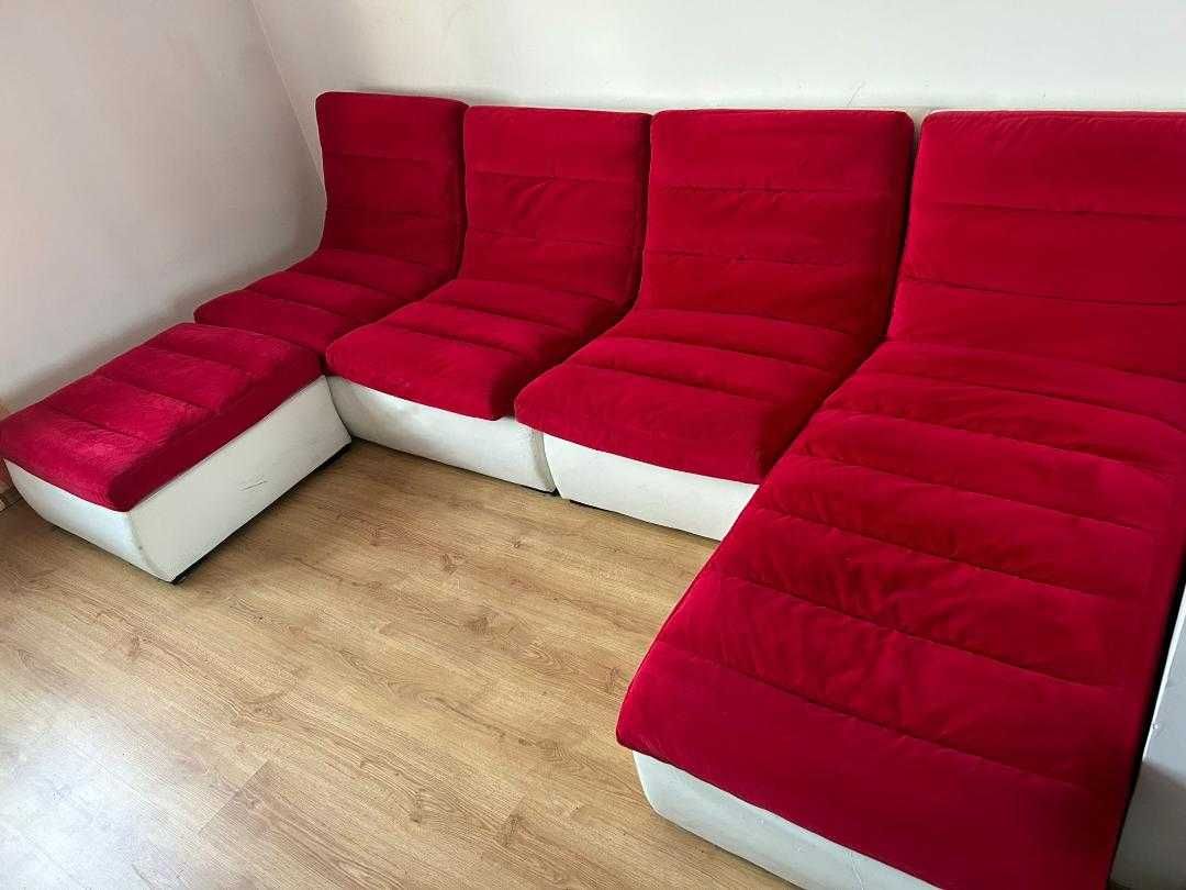 Canapea fixă mare din 3 module, catifea roșie, stare vizibilă bună