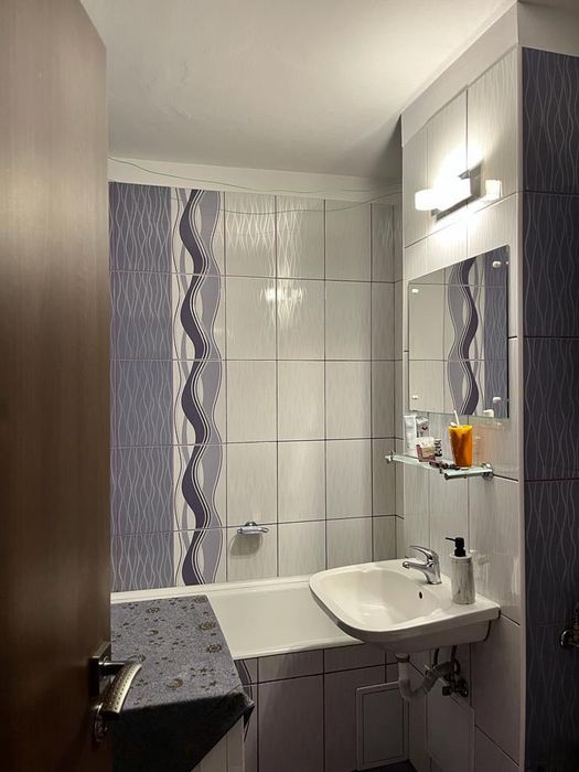 Inchiriez apartament 2camere | cartier Vasile Aaron