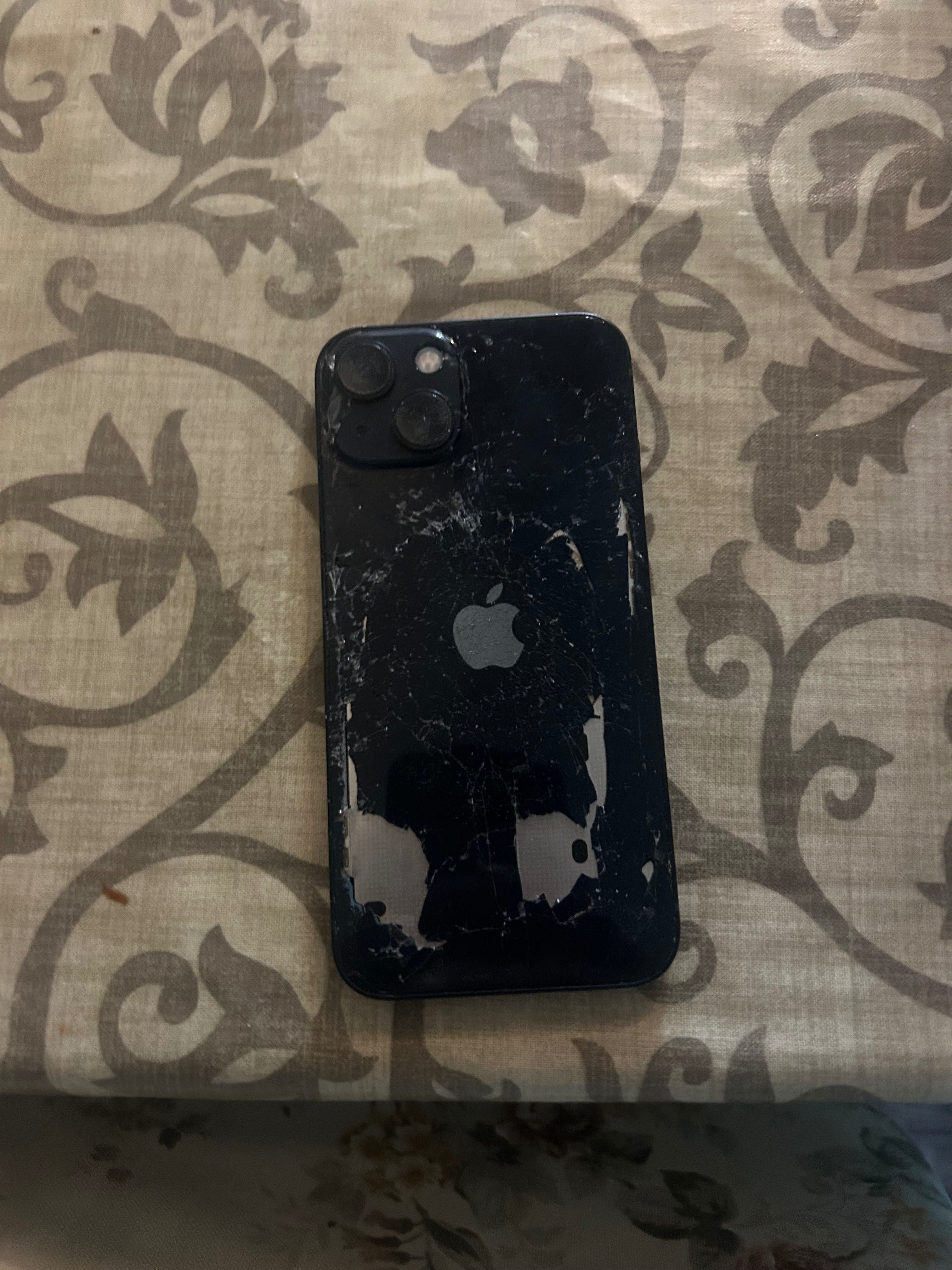 Iphone 13 счупен