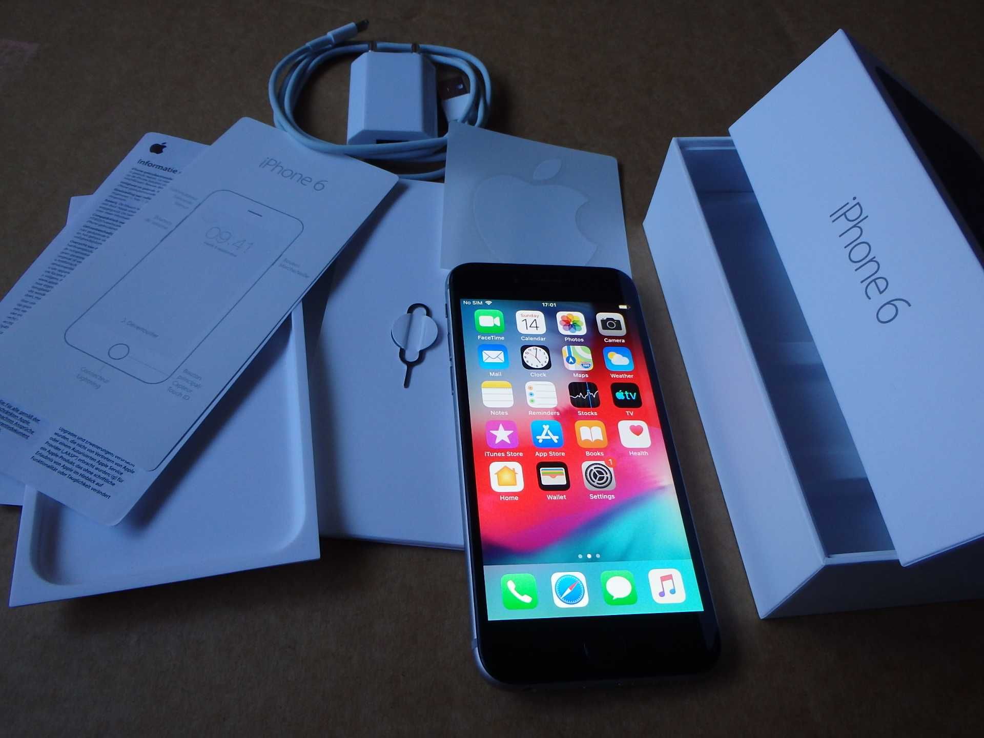 Apple iPhone6(A1586),iOS 12.5.7,бял/злато и черен/сребро