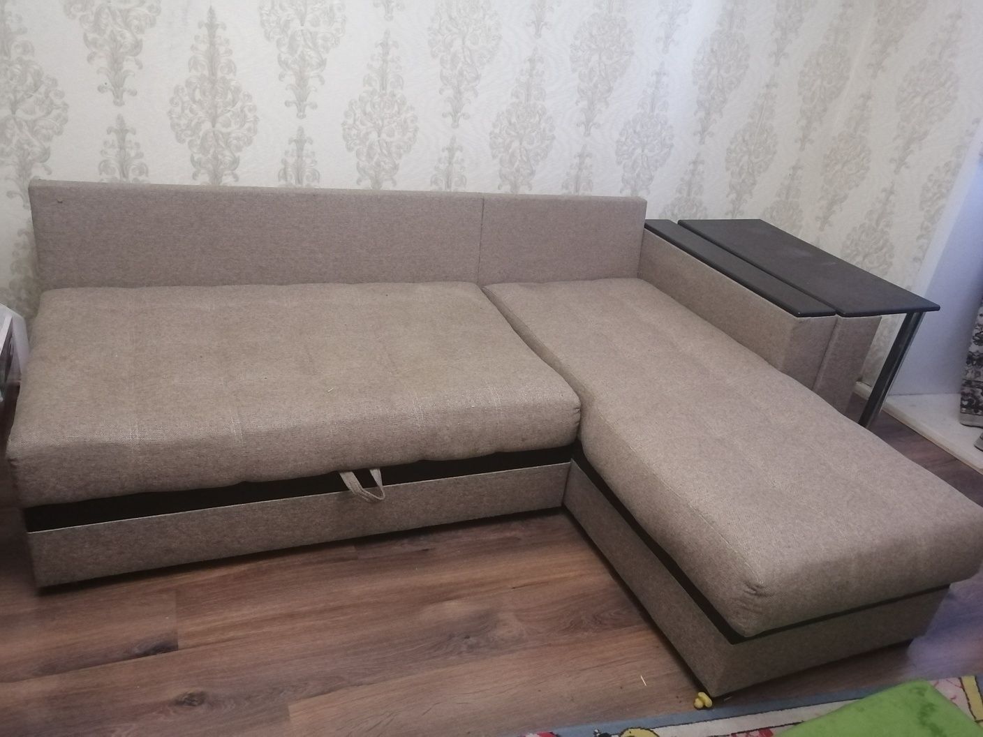Продам диван в отличном состоянии