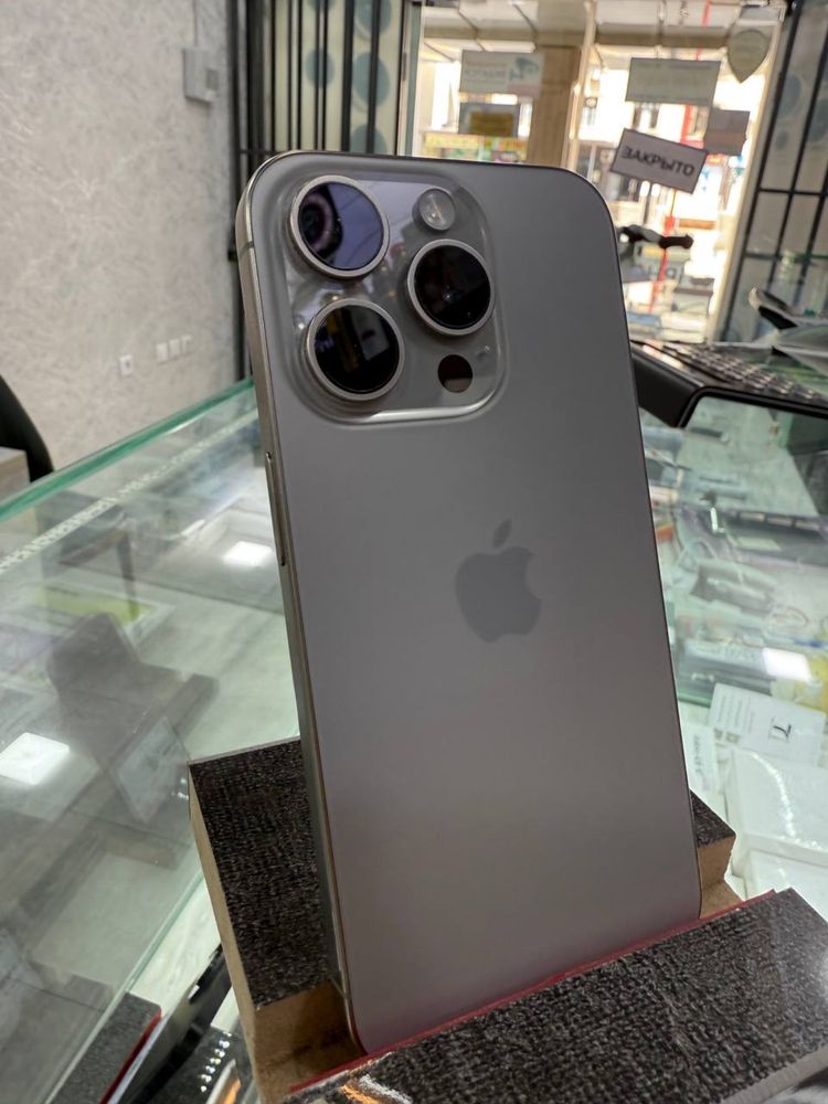 iPhone 15 pro 1 sim