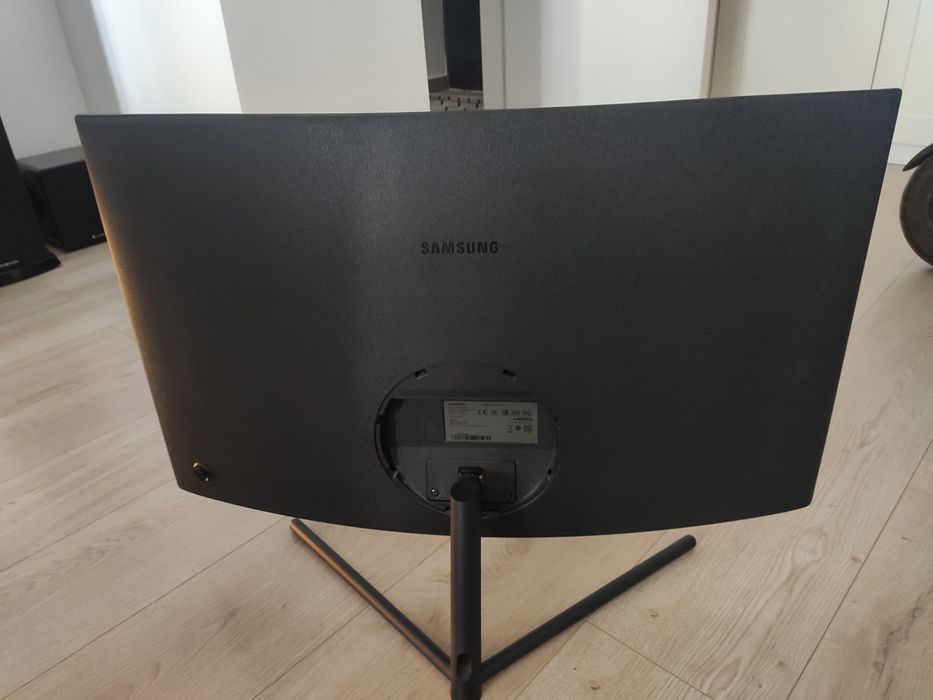 Monitor curbat samsung 32 inch