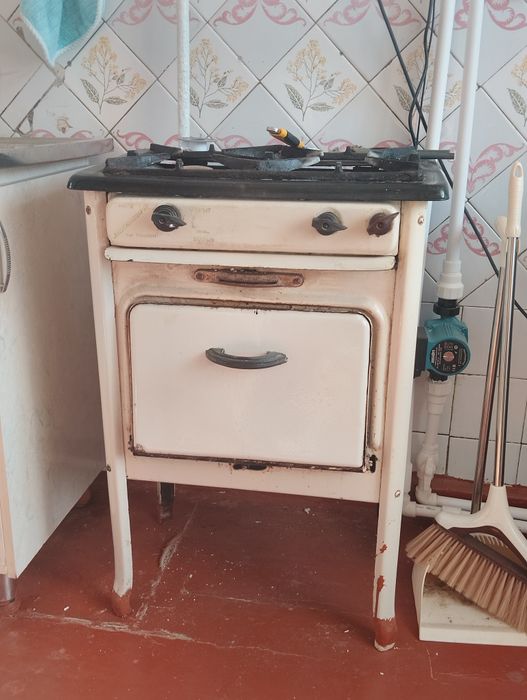 Газовая плита продаётся