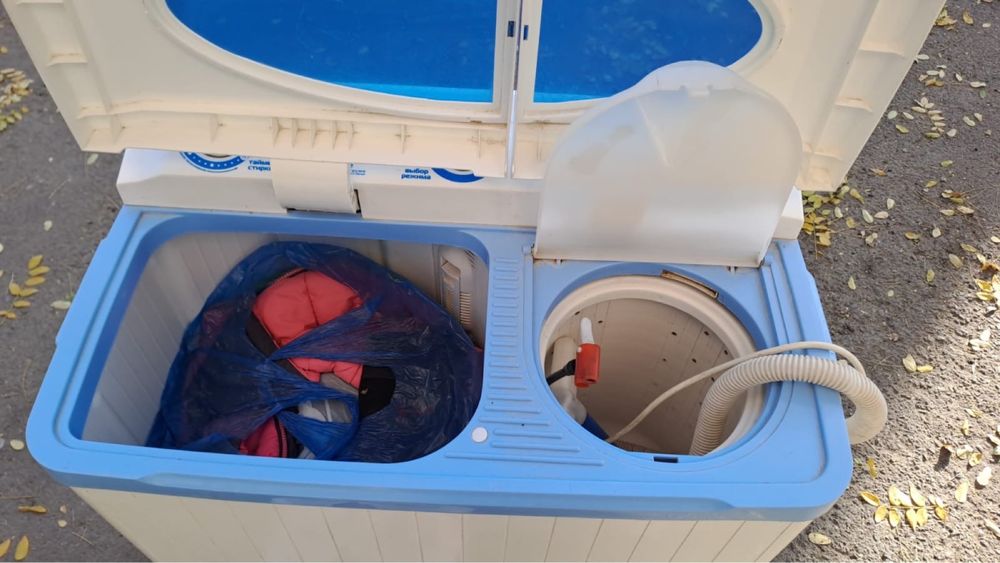 Полу автомат  Стиральноие машина