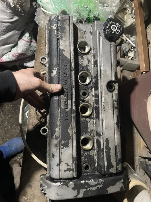 Продам Клапаную крышку От Honda CrvRd1