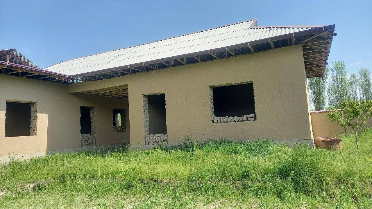 10 sotix xovli sotiladi