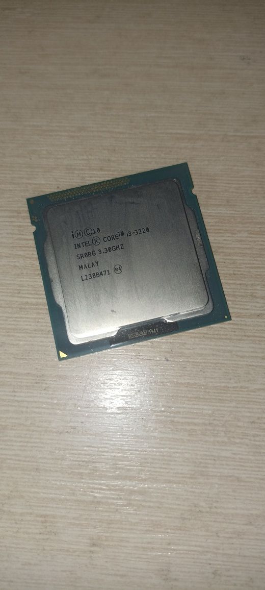 Камень Intel (r) i3 -3220