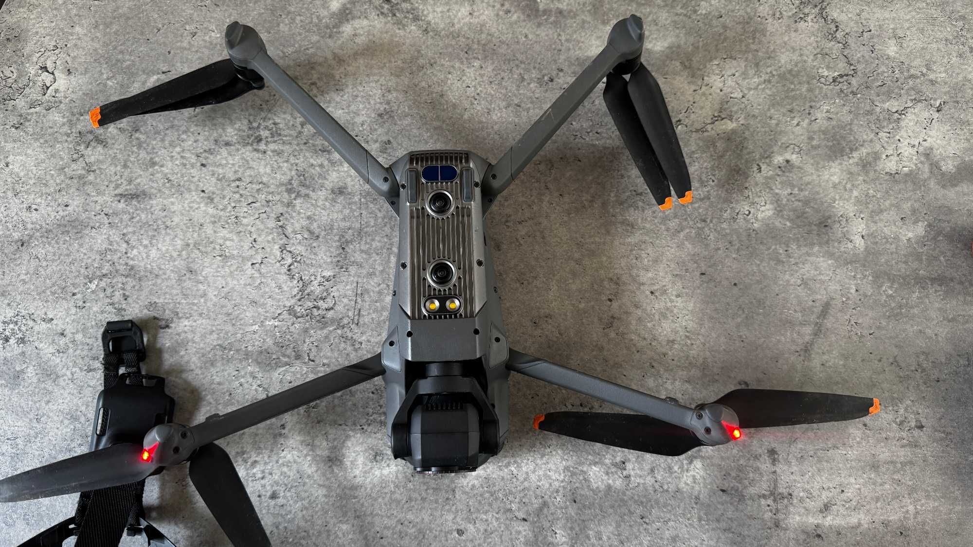 DJI MAVIC 3 Classic+RC Remote+ DJI Mavic 3 Series Kit Fly More