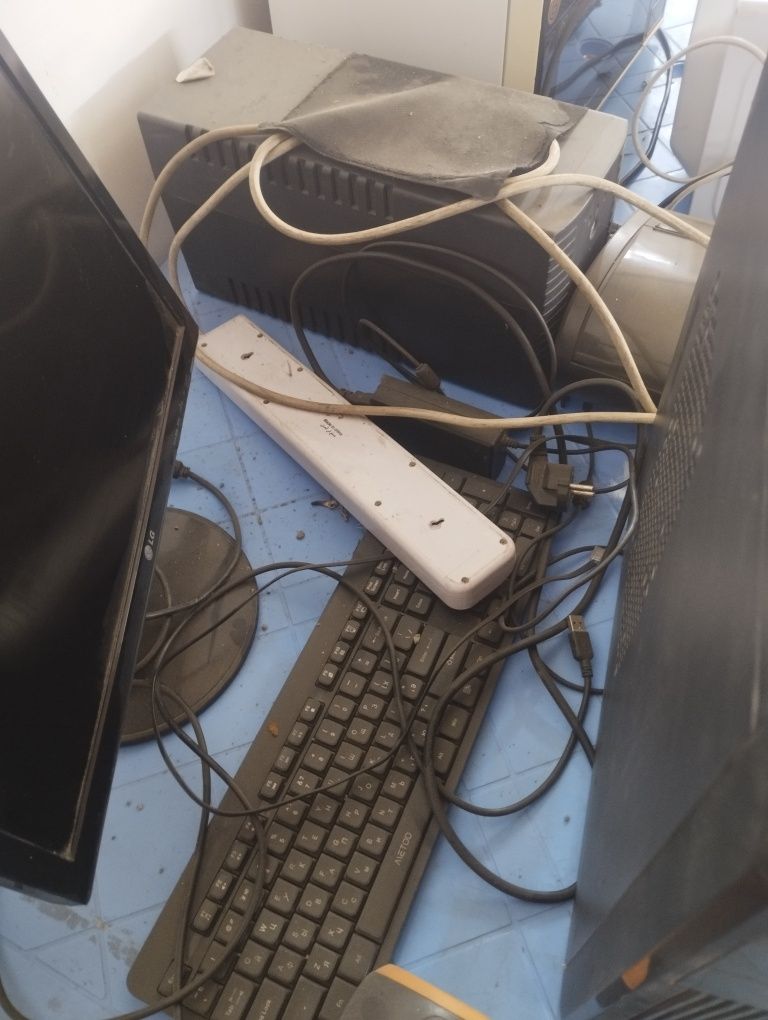 Kompyuter sotiladi srochna