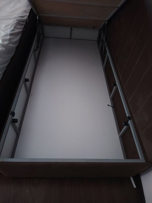 Vând pat +saltea 90×200