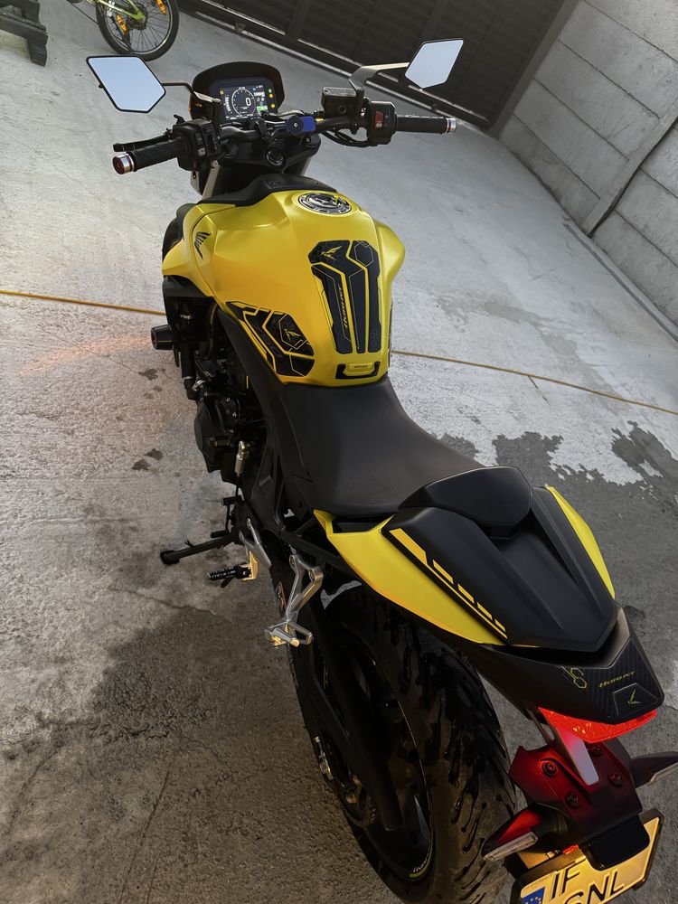 Honda CB750 Hornet 2023 – 4.500 km – Accesorii OEM, QS + Tobă sport