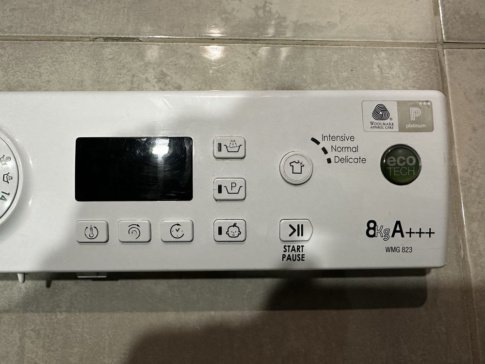 Пералня Hotpoint Ariston WMG 823