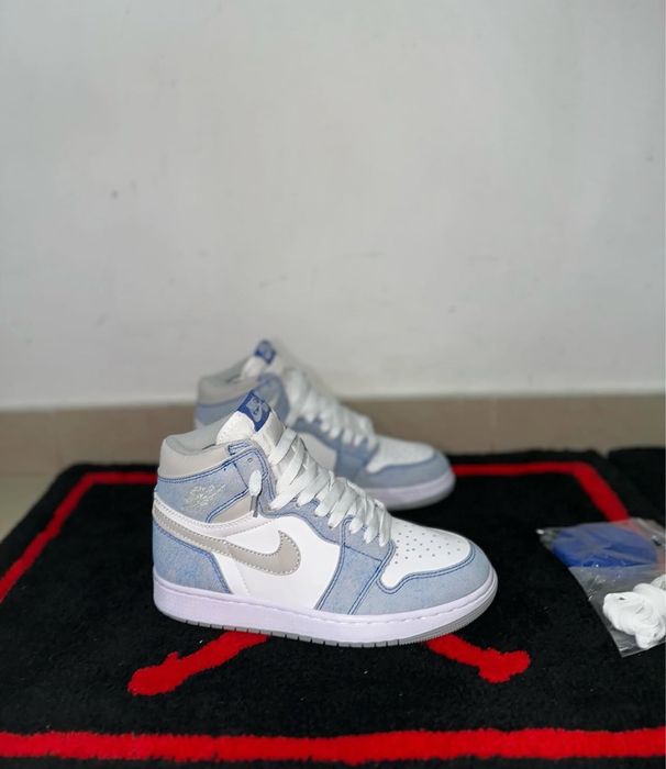 Jordan 1 hyper royal