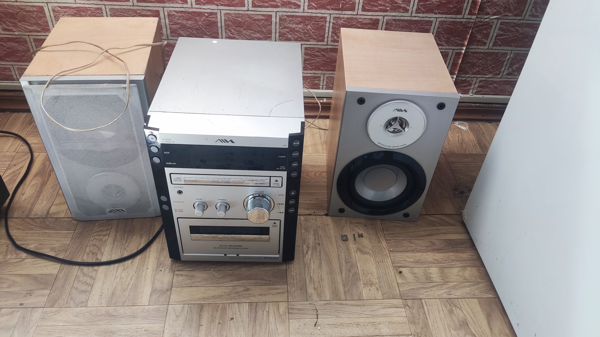 музыкальный центр Aiwa XR-FA500.