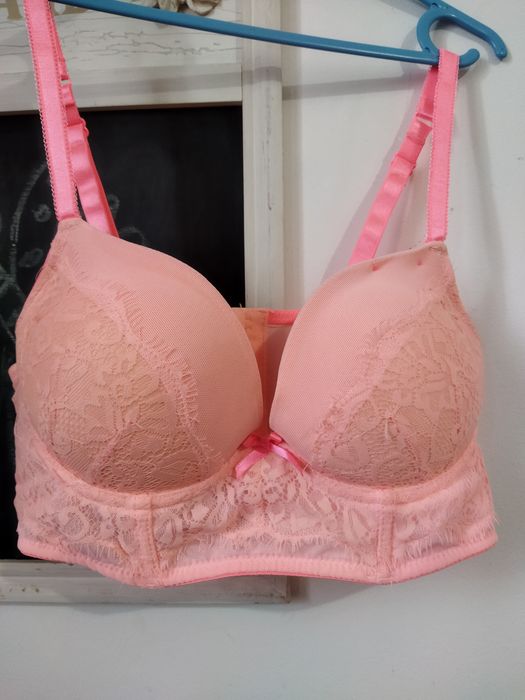 Sutien bustiera din dantela roz mărimea S-M reglabila