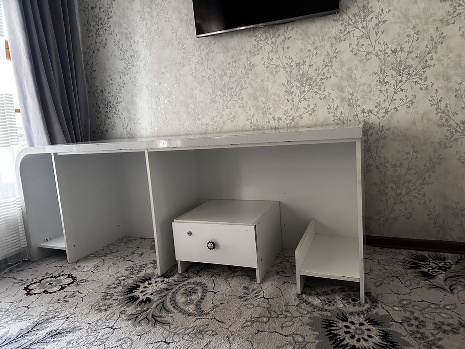 Стол оффисный 3/1 метров