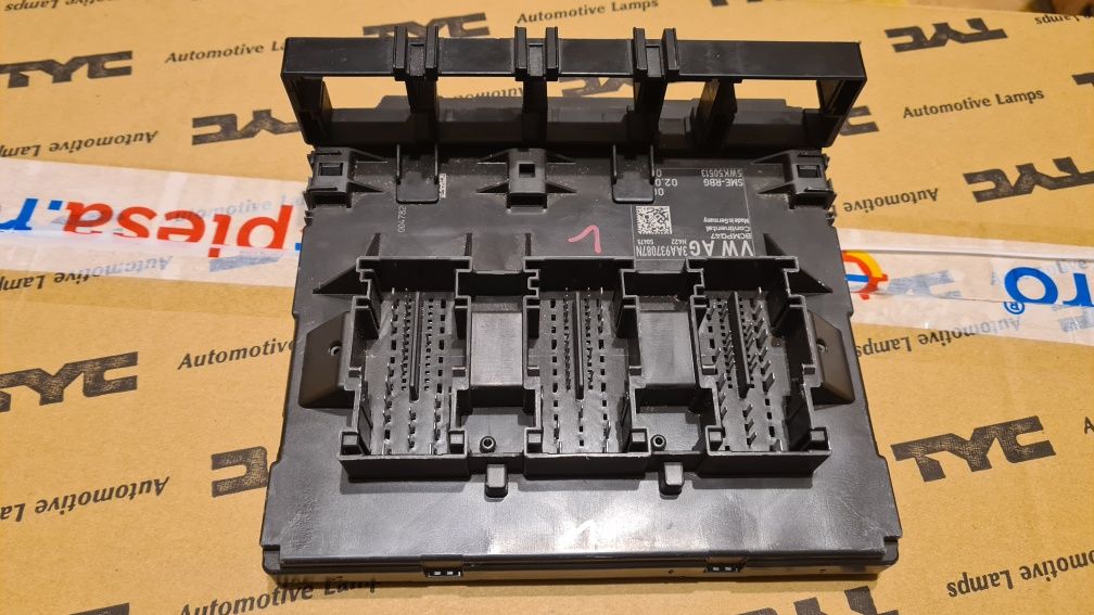 Modul confort BCM VW Passat B7 3AA937087N