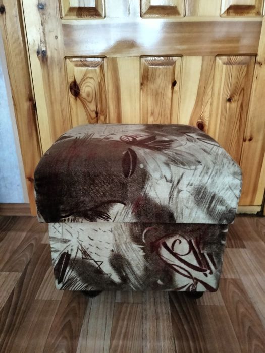 Продам пуфик на колесиках