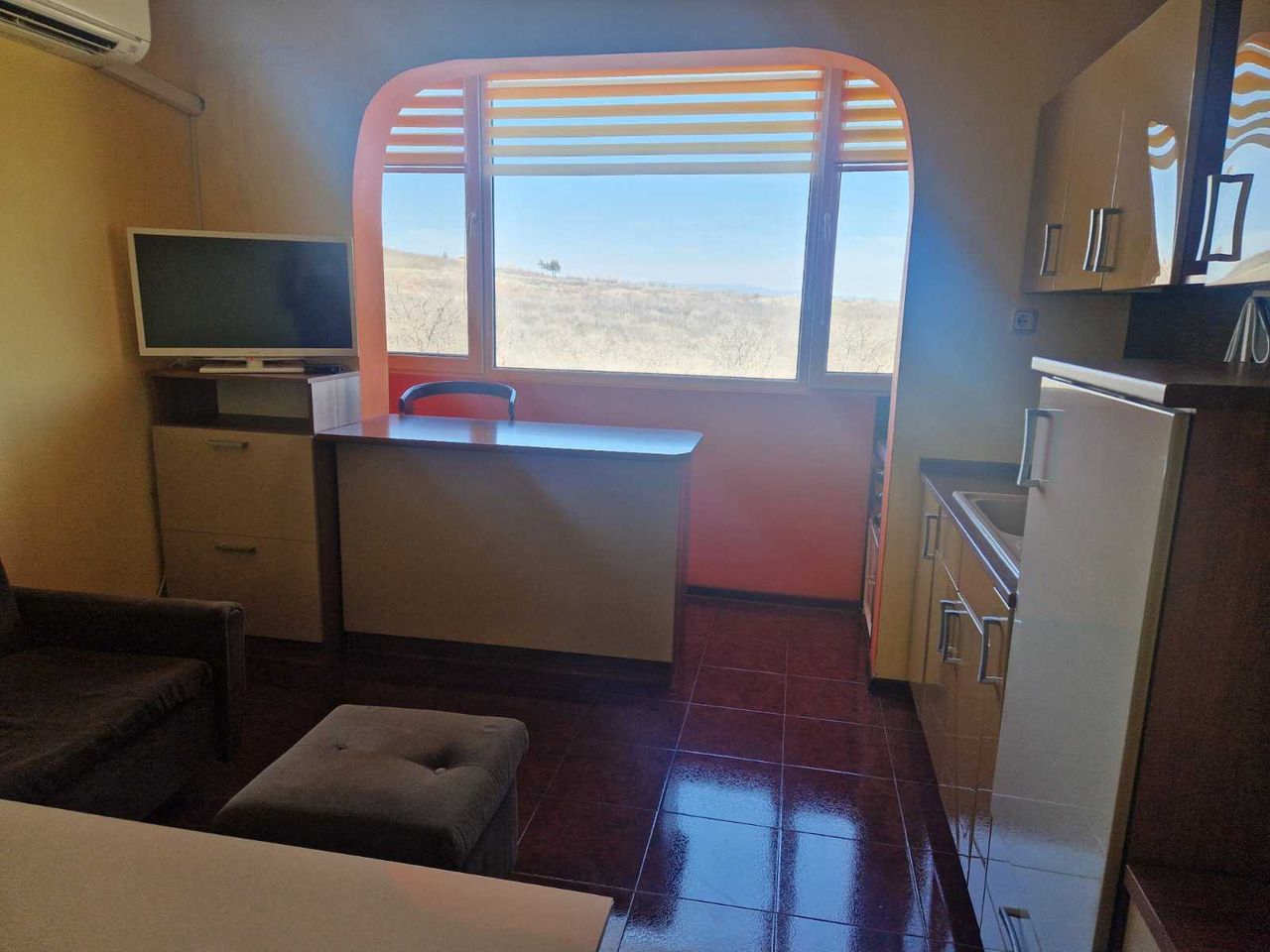 Продава се Тристаен апартамент в Ямбол, Боровец - 68 кв.м за 1125 €/кв.м - Снимка #2
