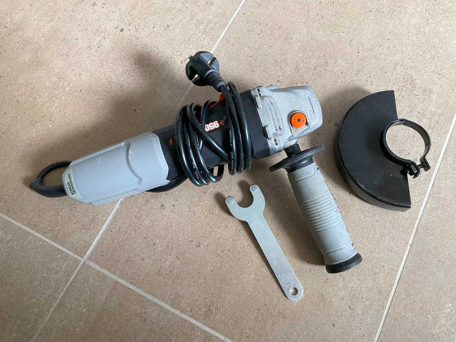Ъглошлайф DAAG125-90L – Като Нов, Използван Само 5 Пъти!