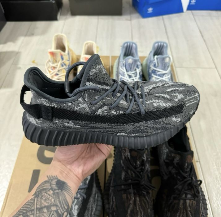 Yeezy 350 v2 dark salt
