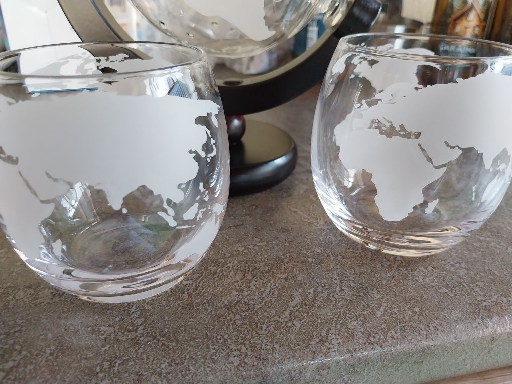 Vând set decantor whisky,coniac,etc