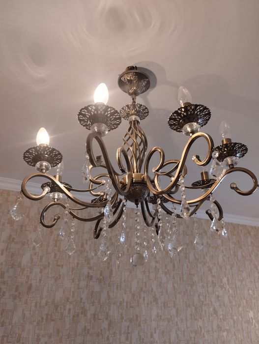 Люстра хорошего качества