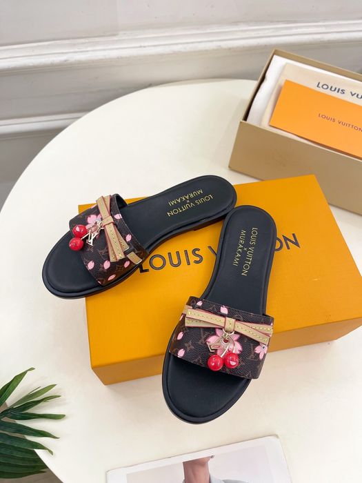 Papuci Louis Vuitton, tip Premium