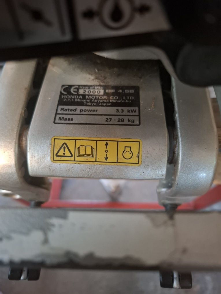Vând / schimb motor Honda 5 cp , 4 timpi an 2010