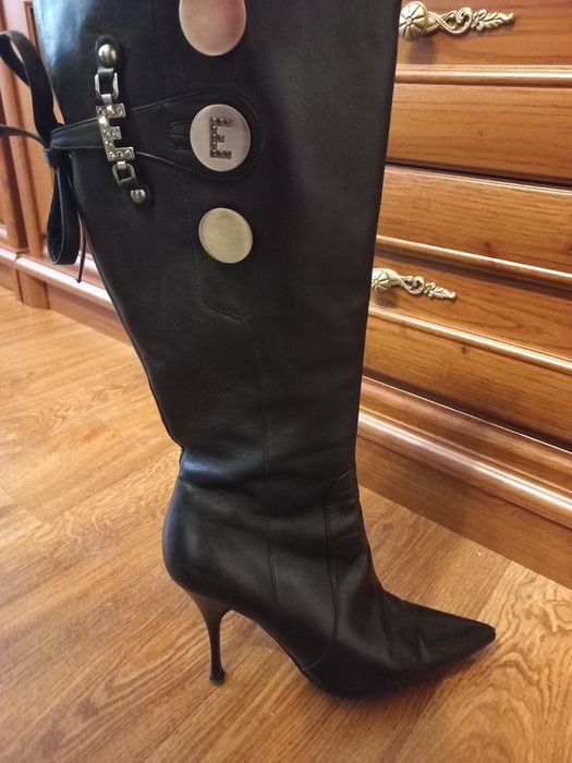 Продам женские осенние сапоги