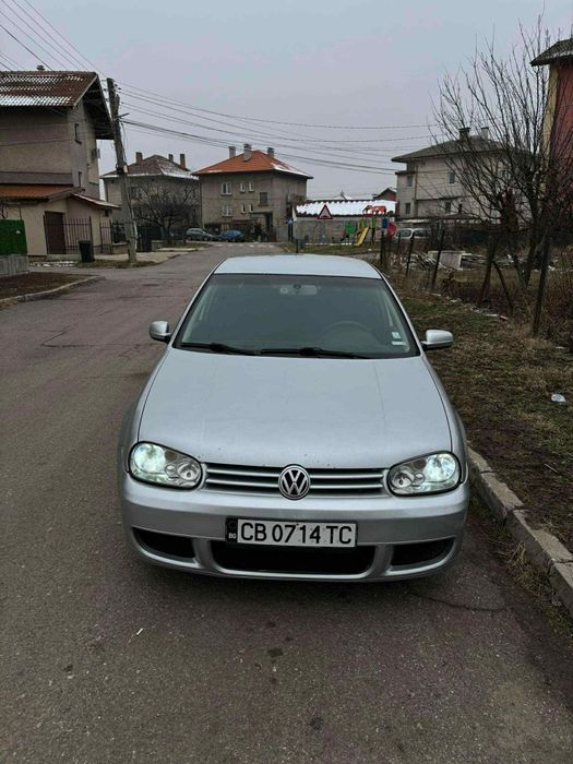 Продавам Фолксваген голф 4