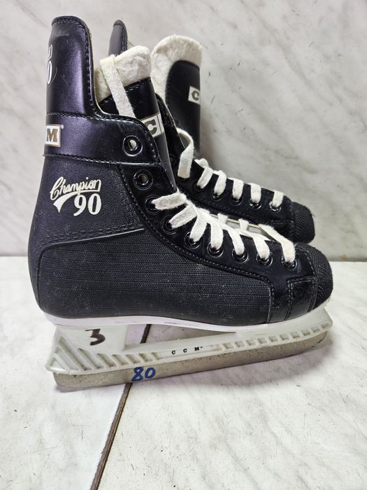 Patine 80 hochei hockey CCM  marime  36 ( 23 cm)