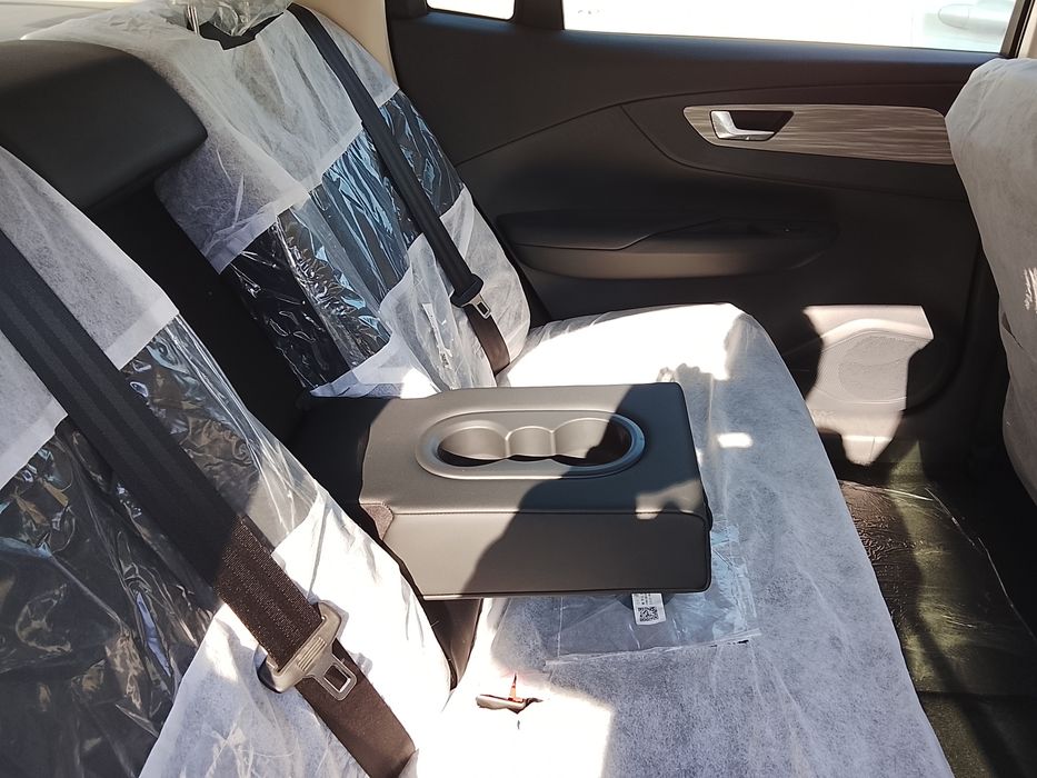 HONGQI E-QM5 рестайлинг в рассрочку либо под Яндекс такси