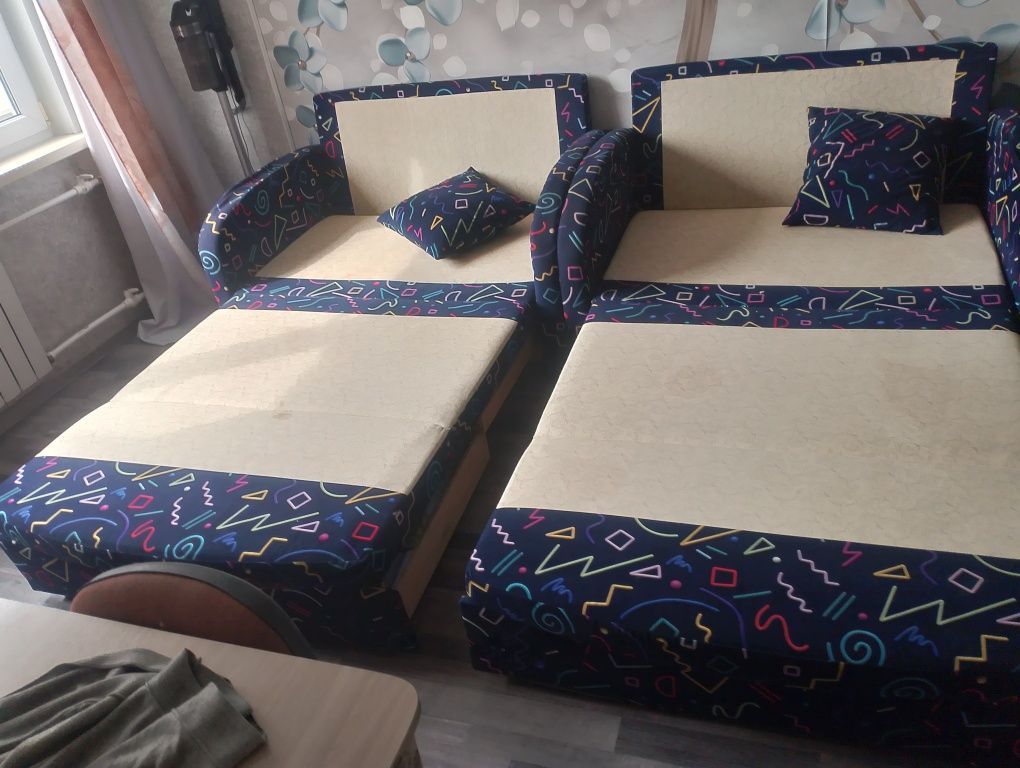Продам 2 мини дивана!!
