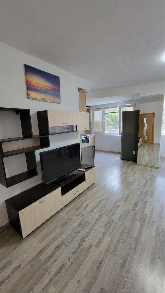 Дава се под наем Тристаен апартамент в Пловдив, Каменица 1 - 100 кв.м за 575 € - Снимка #2
